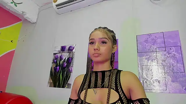 Snapshot of MarianaManzur chatting on March 16, 2025, 8:21 pm MarianaManzur online show from March 16, 2025, 8:21 pm