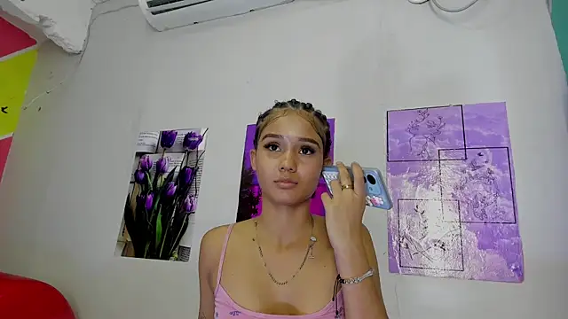 Snapshot of MarianaManzur chatting on March 20, 2025, 8:19 pm MarianaManzur online show from March 20, 2025, 8:19 pm