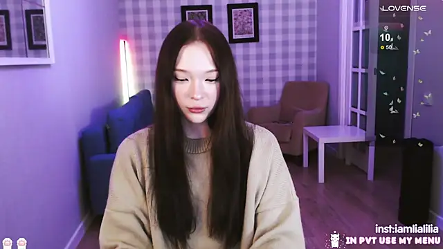 lialiliaa online show from January 5, 2025, 12:21 pm