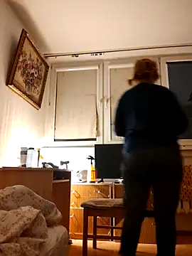 She-devilx online show from April 1, 2026, 8:50 pm