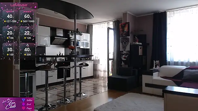 roxana brooks online show from April 9, 2026, 1:06 pm