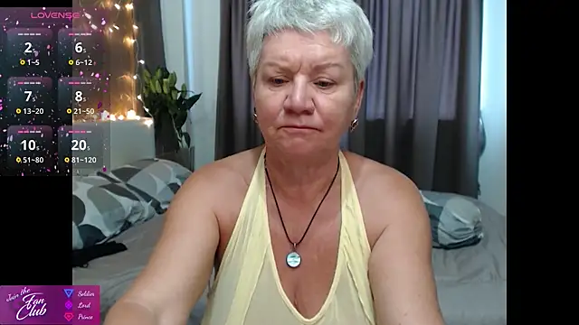 roxana brooks online show from April 22, 2026, 1:34 am