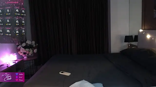 Snapshot of roxana_brooks chatting on January 17, 2026, 2:53 pm roxana brooks online show from January 17, 2026, 2:53 pm