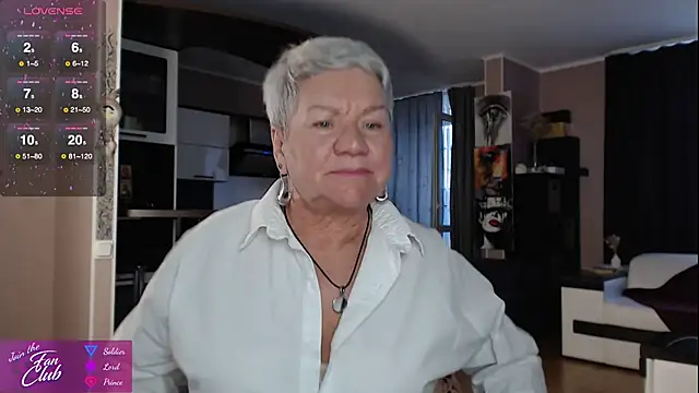 roxana brooks online show from September 23, 2025, 2:46 pm