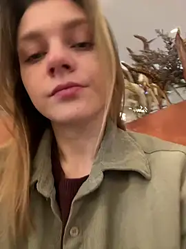 Snapshot of ValenciaShock chatting on February 4, 2026, 6:52 am ValenciaShock online show from February 4, 2026, 6:52 am