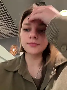 ValenciaShock online show from April 18, 2026, 7:11 am