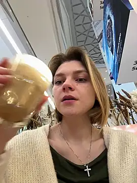 Snapshot of ValenciaShock chatting on February 18, 2026, 6:44 am ValenciaShock online show from February 18, 2026, 6:44 am