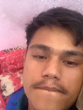 Hullax online show from November 8, 2025, 4:49 am