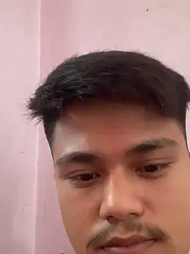 Hullax online show from April 18, 2026, 3:31 am