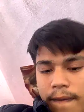 Hullax online show from November 24, 2025, 4:01 am