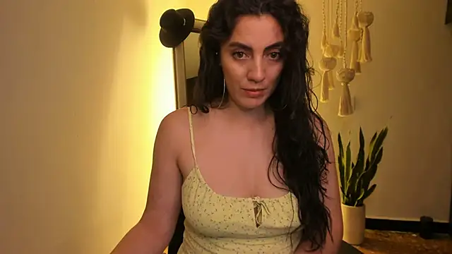 Snapshot of Mala_Bad chatting on February 18, 2025, 1:11 pm Mala Bad online show from February 18, 2025, 1:11 pm