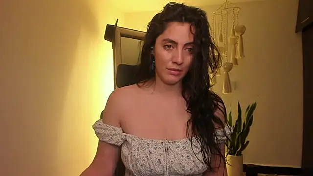 Snapshot of Mala_Bad chatting on February 26, 2025, 2:16 pm Mala Bad online show from February 26, 2025, 2:16 pm