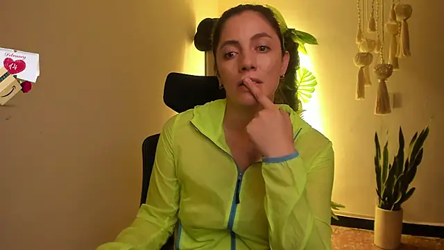 Snapshot of Mala_Bad chatting on February 7, 2025, 3:52 pm Mala Bad online show from February 7, 2025, 3:52 pm