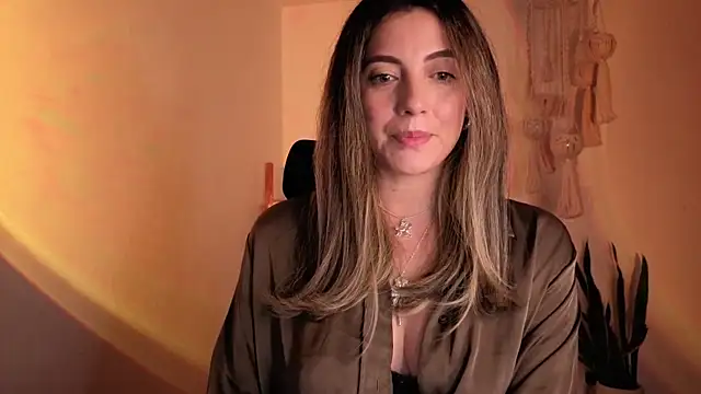 Snapshot of Mala_Bad chatting on November 2, 2025, 3:06 pm Mala Bad online show from November 2, 2025, 3:06 pm