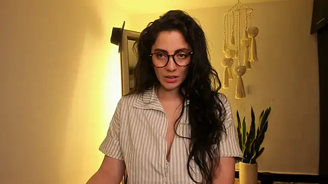 Snapshot of Mala_Bad chatting on February 24, 2025, 5:31 pm Mala Bad online show from February 24, 2025, 5:31 pm