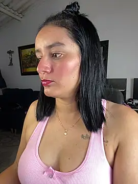 Snapshot of Lucia-Candy chatting on March 11, 2025, 11:47 pm Lucia-Candy online show from March 11, 2025, 11:47 pm