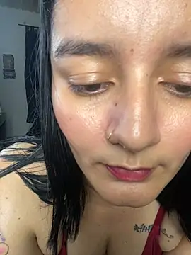 Snapshot of Lucia-Candy chatting on February 9, 2025, 3:22 am Lucia-Candy online show from February 9, 2025, 3:22 am
