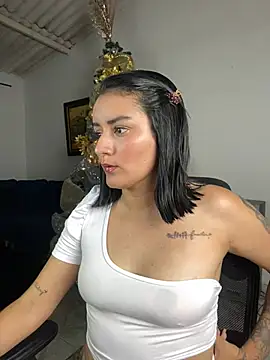 Snapshot of Lucia-Candy chatting on December 29, 2024, 10:14 pm Lucia-Candy online show from December 29, 2024, 10:14 pm