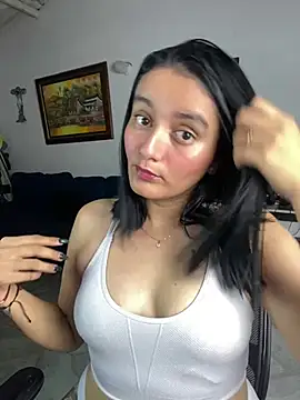 Snapshot of Lucia-Candy chatting on March 21, 2025, 1:13 am Lucia-Candy online show from March 21, 2025, 1:13 am