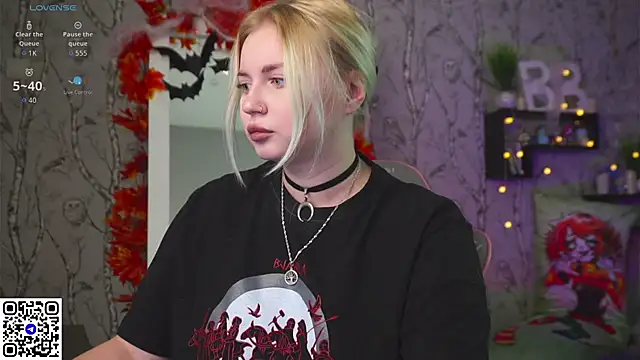 Snapshot of Moon_Valkyrie chatting on October 30, 2025, 11:30 am Moon Valkyrie online show from October 30, 2025, 11:30 am