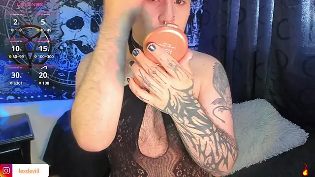 Lexxxxx  online show from November 15, 2025, 9:30 pm