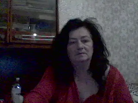 Snapshot of GypsiQueen2 chatting on March 7, 2025, 9:38 pm GypsiQueen2 online show from March 7, 2025, 9:38 pm