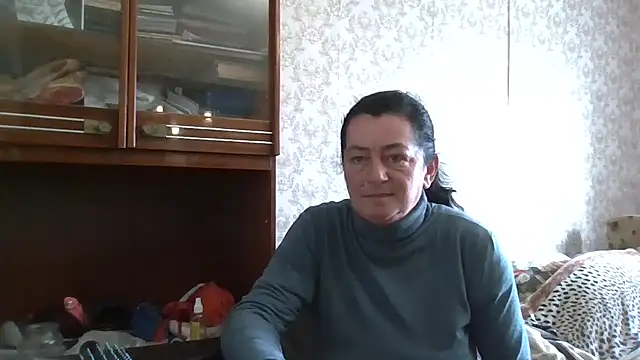 GypsiQueen2 online show from November 3, 2025, 12:09 pm