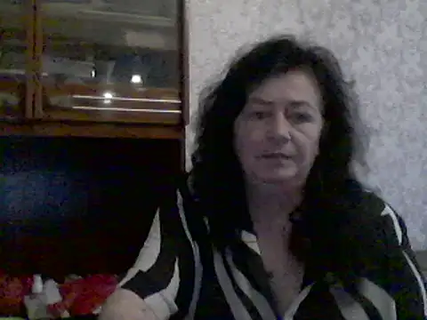 Snapshot of GypsiQueen2 chatting on March 10, 2025, 1:54 pm GypsiQueen2 online show from March 10, 2025, 1:54 pm