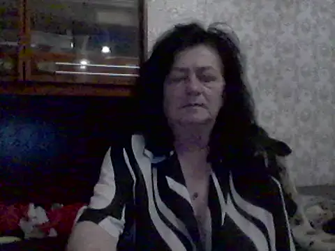 Snapshot of GypsiQueen2 chatting on March 9, 2025, 5:17 pm GypsiQueen2 online show from March 9, 2025, 5:17 pm