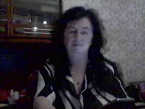 Snapshot of GypsiQueen2 chatting on March 10, 2025, 8:56 pm GypsiQueen2 online show from March 10, 2025, 8:56 pm