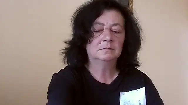 GypsiQueen2 online show from May 17, 2026, 9:31 am