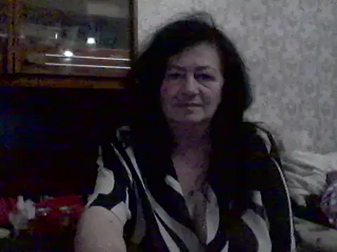 Snapshot of GypsiQueen2 chatting on March 11, 2025, 4:51 pm GypsiQueen2 online show from March 11, 2025, 4:51 pm