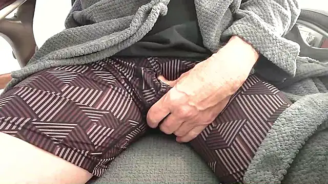 Snapshot of Cheaptriterry chatting on December 15, 2025, 2:34 pm Cheaptriterry online show from December 15, 2025, 2:34 pm