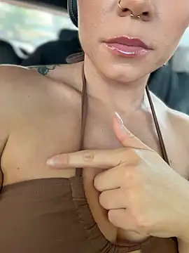 Snapshot of LukeLouHarvey chatting on February 8, 2026, 3:48 am LukeLouHarvey online show from February 8, 2026, 3:48 am