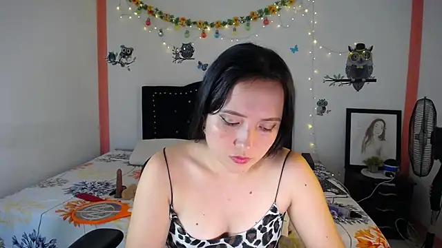Snapshot of naughty_girl_4u chatting on March 20, 2025, 6:53 pm naughty girl 4u online show from March 20, 2025, 6:53 pm