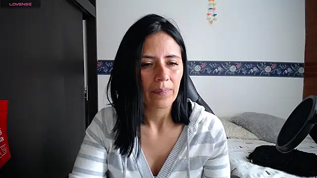 Snapshot of sharoon_cheerry chatting on September 19, 2025, 2:10 pm sharoon cheerry online show from September 19, 2025, 2:10 pm