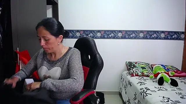 Snapshot of sharoon_cheerry chatting on December 2, 2025, 12:29 pm sharoon cheerry online show from December 2, 2025, 12:29 pm