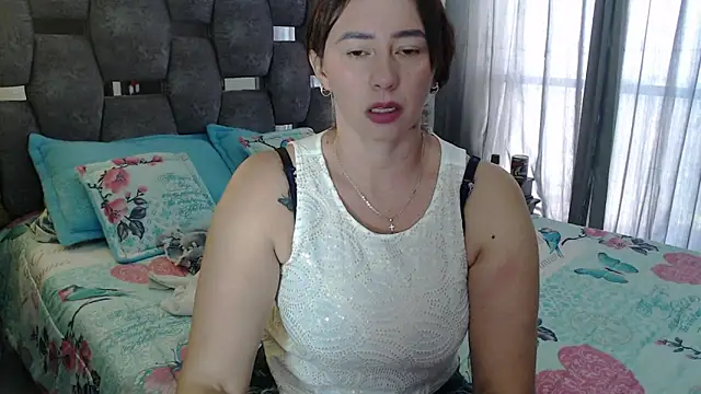 sara hott 1 online show from February 28, 2026, 2:17 pm