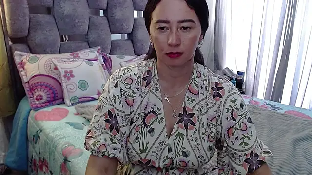 sara hott 1 online show from November 9, 2025, 3:05 pm