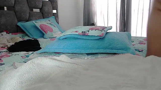 sara hott 1 online show from February 24, 2026, 3:13 pm