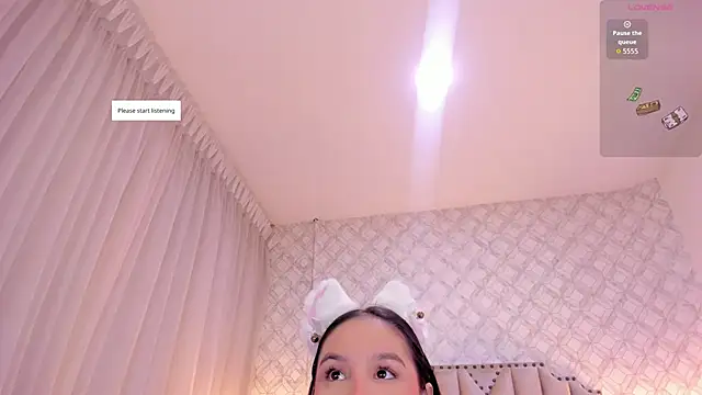 Pia Johnson  online show from September 15, 2025, 11:43 am