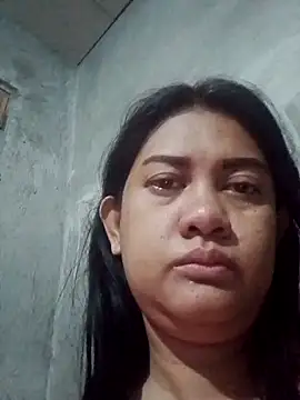 Honeybun25 online show from April 17, 2026, 2:31 pm