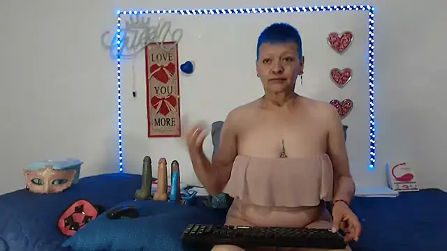 Snapshot of loquitaqueen011 chatting on March 2, 2025, 6:13 pm loquitaqueen011 online show from March 2, 2025, 6:13 pm