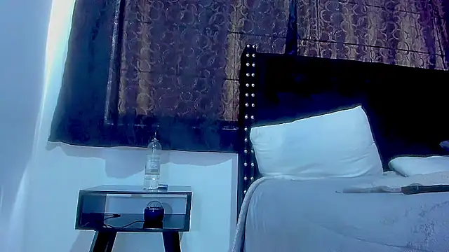 Snapshot of amareto_queen chatting on September 10, 2025, 9:14 pm amareto queen online show from September 10, 2025, 9:14 pm