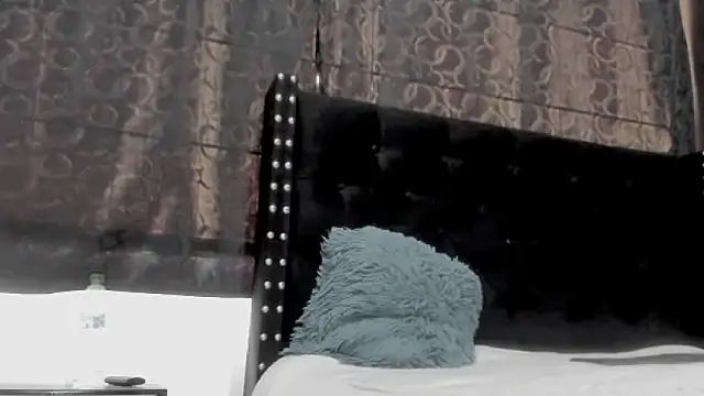 amareto queen online show from January 14, 2026, 8:12 pm