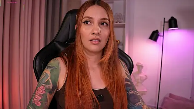 RedJasmine  online show from May 16, 2026, 11:26 pm