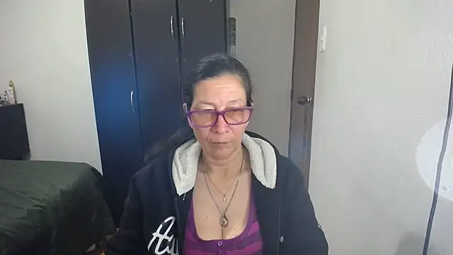 Snapshot of latin49 chatting on April 11, 2026, 5:48 am latin49 online show from April 11, 2026, 5:48 am