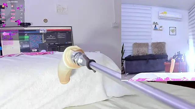 Snapshot of Soraya_Davis chatting on September 19, 2025, 9:24 am Soraya Davis online show from September 19, 2025, 9:24 am