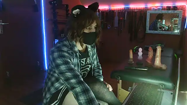 Snapshot of Ginny-the-bdsm-nympho chatting on May 28, 2026, 4:24 pm Ginny-the-bdsm-nympho online show from May 28, 2026, 4:24 pm