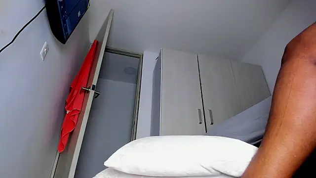 Skarleth69 online show from March 10, 2026, 12:09 pm